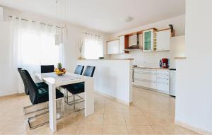 Stunning Home In Vizinada With Wifi