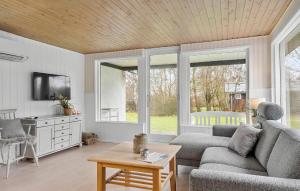 Nice Home In Vinderup With Wifi