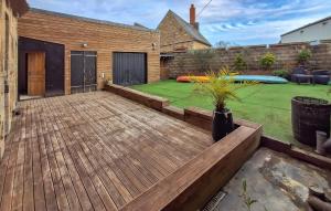 Stunning Home In Penvénan With Wifi