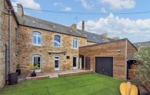 Stunning Home In Penvénan With Wifi