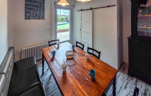 Maisons de vacances Stunning Home In Penvenan With Wifi : photos des chambres