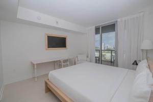 Enjoy Miami 2B 2B pool beach and Aventura Mall