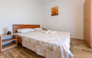 3 Bedroom Gorgeous Home In Kremena