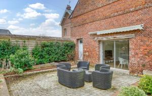 Maisons de vacances Gorgeous Home In Luneray With Wifi : photos des chambres