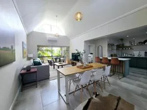 52 The Bridge Apartment - Makakatana