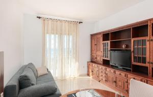 Stunning Apartment In Podstrana