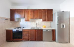 Stunning Apartment In Podstrana