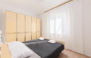 Stunning Apartment In Podstrana