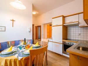 Apartment Rosengartenhof-5 by Interhome