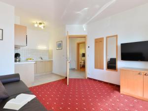 Apartment Garden 102 by Interhome