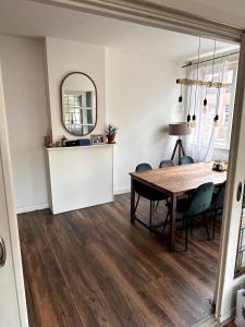 Sunshine Laughter & Sea Views