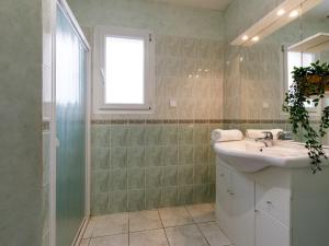 Maisons de vacances Holiday Home L-Evasion Bernerienne by Interhome : photos des chambres