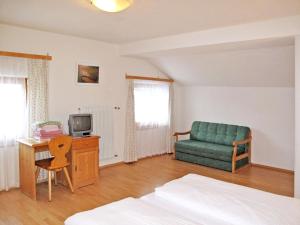 Apartment Nebenhaus Schönblick - SVH112 by Interhome