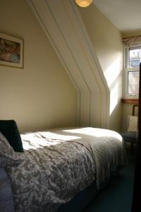 Church Cottage with sunny garden