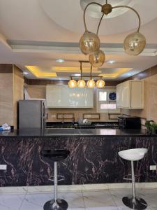 Cozy apartment by Subway station