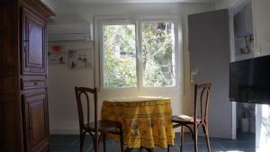 Charming seaside condo