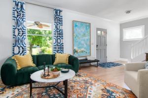 Dundee Getaway Firepit BBQ Walk to Dining & Shops