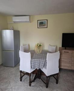 Studio Stomorska with sea view10