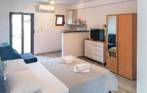 Stunning Apartment In Hvar With Wifi