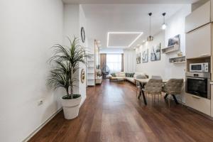 Marina Luxury Apartment by PS