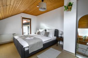 Cozy Holiday Home