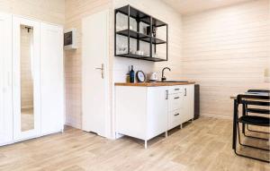 Gorgeous Apartment In Smoldzino