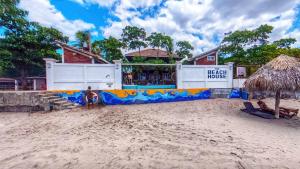 Romantic Beachfront Casita w Pool - AC - Sleeps 4