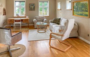 3 Bedroom Cozy Home In Havndal