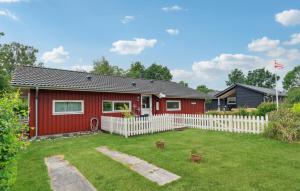 3 Bedroom Cozy Home In Grenaa