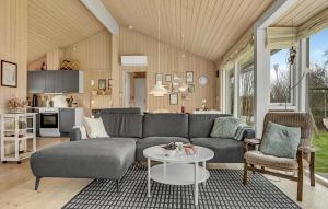 3 Bedroom Cozy Home In Grenaa