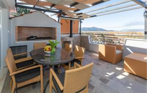 3 Bedroom Awesome Home In Mliniste