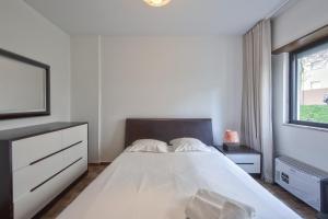 Pontinha Typical by Homing