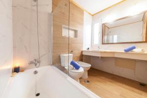 Villa Lori, pool, 5 min drive to beach in Albufeira
