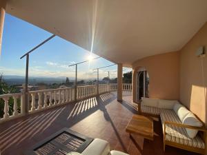 Valencia, villa, piscina privada, junto A-7 cerca de playas, aeropuerto, Cheste