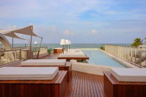 Setai Yacht Garden III By Almare Flats