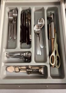 Super Comfy and Homey 4BR Apartment Peachy Stays