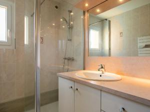 Apartment Hortensias 1 by Interhome