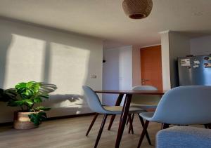 A pasos del Faro, perfecto para familias, nómadas digitales y viajeros - Excentete wifi, piscinas y áreas verdes