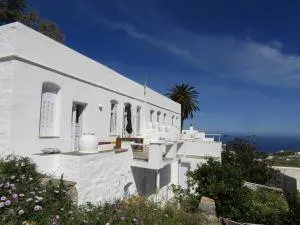 Traditional Cycladic House with a View - 阿提蒙