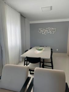 Apê TL Atalaia Aju, 260m Praia, 03 Quartos com AR Condicionado