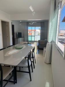 Apê TL Atalaia Aju, 260m Praia, 03 Quartos com AR Condicionado