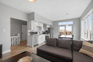 Pittsburgh Skyline Views - Luxury 1 Bedroom
