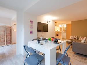 Apartment Terre de Sienne by Interhome