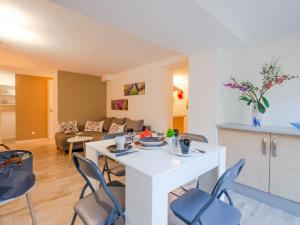 Apartment Terre de Sienne by Interhome