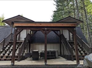 Bugling Elk Bungalow