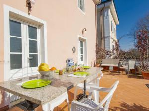 Apartment Azalea by Interhome