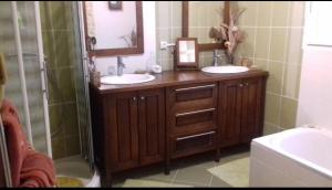 B&B / Chambres d'hotes Chambres dans villa avec vue magnifique : photos des chambres