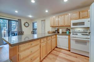 Less Than 3 Mi to Lake Tahoe Incline Village Condo!