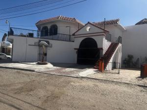 Crash & Go - Hotel Style Room