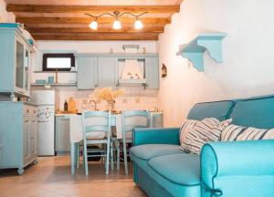 Il Grecale - The Cliff Retreat